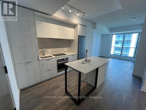 722 - 35 Tubman Avenue, Toronto (Regent Park), ON - Indoor Photo Showing Kitchen