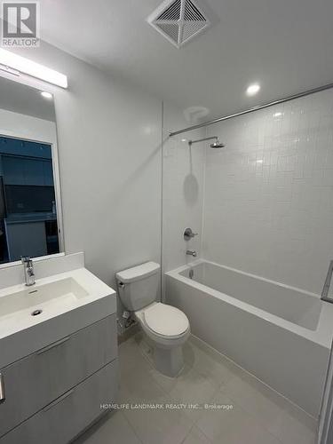 722 - 35 Tubman Avenue, Toronto (Regent Park), ON - Indoor Photo Showing Bathroom