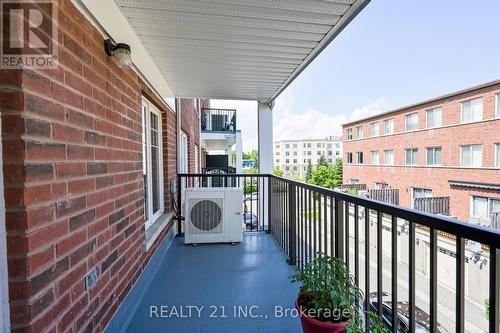 23 - 669D Warden Avenue, Toronto (Clairlea-Birchmount), ON - Outdoor With Balcony With Exterior