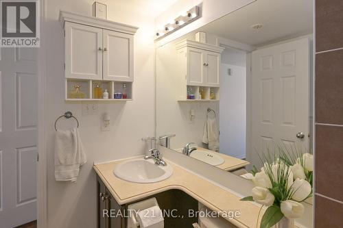 23 - 669D Warden Avenue, Toronto (Clairlea-Birchmount), ON - Indoor Photo Showing Bathroom