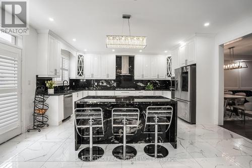 28 Clockwork Drive, Brampton (Northwest Brampton), ON - Indoor Photo Showing Kitchen