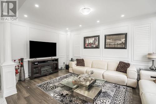 28 Clockwork Drive, Brampton (Northwest Brampton), ON - Indoor Photo Showing Living Room