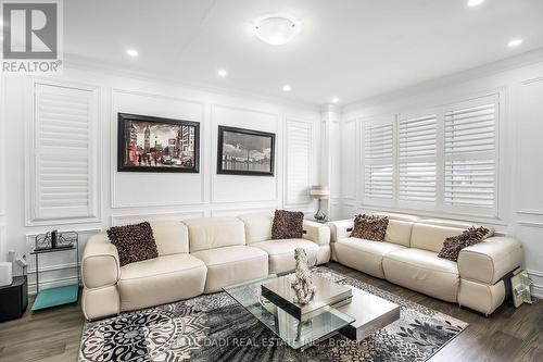 28 Clockwork Drive, Brampton (Northwest Brampton), ON - Indoor Photo Showing Living Room