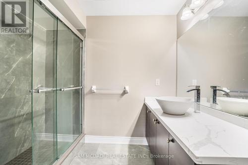 28 Clockwork Drive, Brampton (Northwest Brampton), ON - Indoor Photo Showing Bathroom