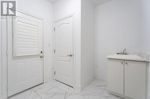 28 Clockwork Drive, Brampton (Northwest Brampton), ON - Indoor Photo Showing Other Room