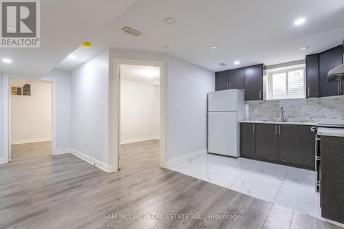 28 Clockwork Drive, Brampton (Northwest Brampton), ON - Indoor Photo Showing Kitchen With Double Sink