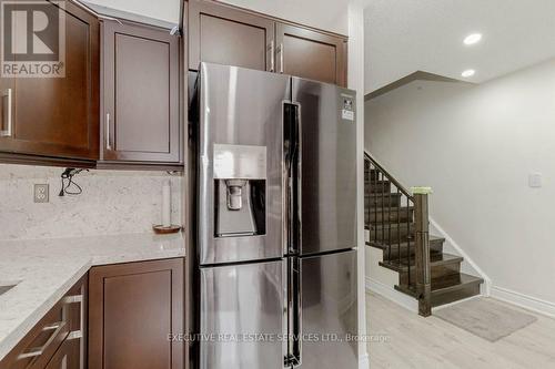 108 - 108 Spadina Road, Brampton, ON - Indoor Photo Showing Kitchen