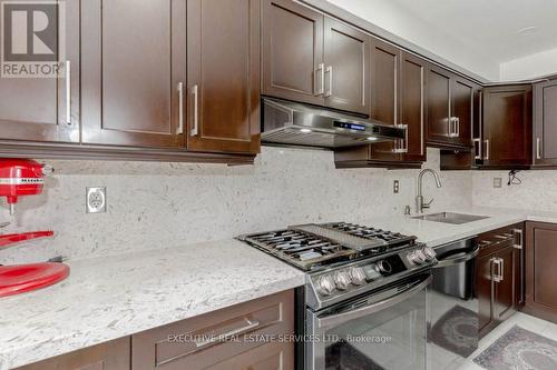 108 - 108 Spadina Road, Brampton, ON - Indoor Photo Showing Kitchen With Upgraded Kitchen