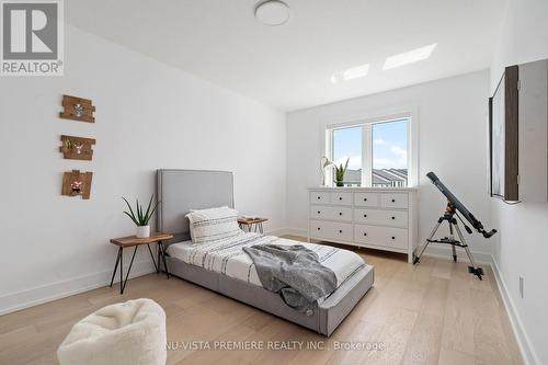 1953 Upperpoint Gate, London, ON - Indoor Photo Showing Bedroom