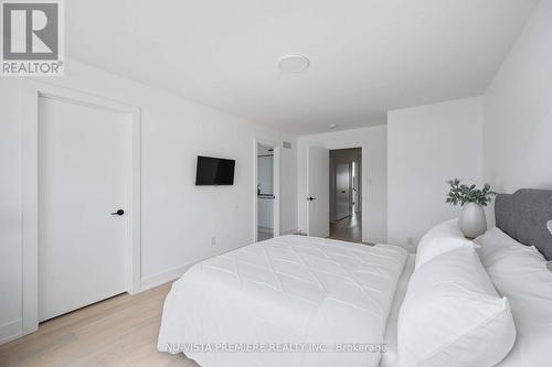 1953 Upperpoint Gate, London, ON - Indoor Photo Showing Bedroom