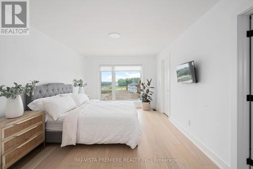 1953 Upperpoint Gate, London, ON - Indoor Photo Showing Bedroom