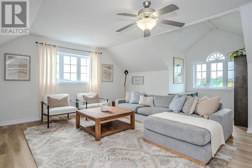 47 Healey Street, Centre Wellington (Elora/Salem), ON - Indoor Photo Showing Living Room