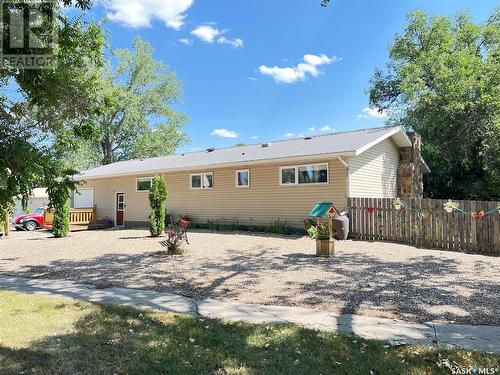 202 Hood Street, Maple Creek, SK - Outdoor