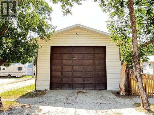 202 Hood Street, Maple Creek, SK - Outdoor With Exterior