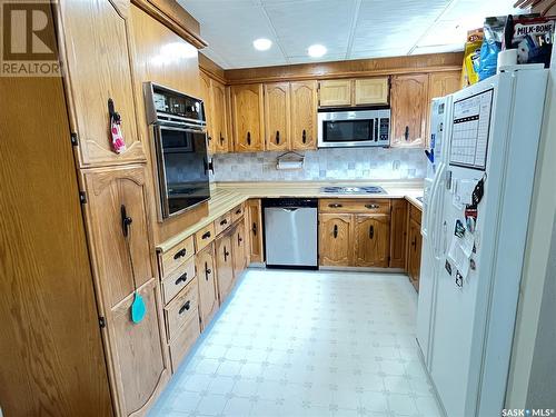 202 Hood Street, Maple Creek, SK - Indoor Photo Showing Kitchen