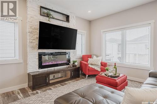 267 Baltzan Boulevard, Saskatoon, SK - Indoor Photo Showing Living Room