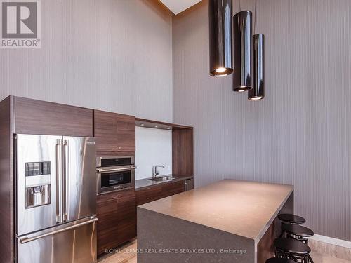 1611 - 2560 Eglinton Avenue W, Mississauga (Central Erin Mills), ON - Indoor Photo Showing Kitchen