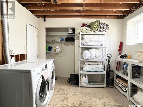 1320 6Th Avenue N, Saskatoon, SK - Indoor Photo Showing Laundry Room