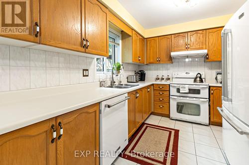 56 Cartwright Drive N, Barrie (Cundles East), ON - Indoor Photo Showing Kitchen With Double Sink