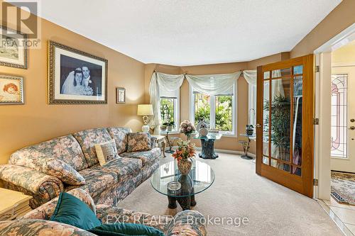 56 Cartwright Drive N, Barrie (Cundles East), ON - Indoor Photo Showing Living Room