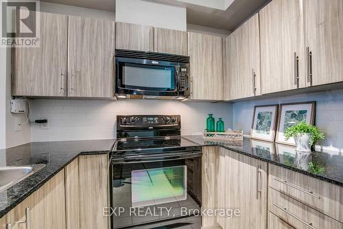 1701 - 3515 Kariya Drive, Mississauga (Fairview), ON - Indoor Photo Showing Kitchen