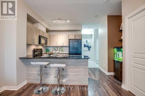 1701 - 3515 Kariya Drive, Mississauga (Fairview), ON - Indoor Photo Showing Kitchen