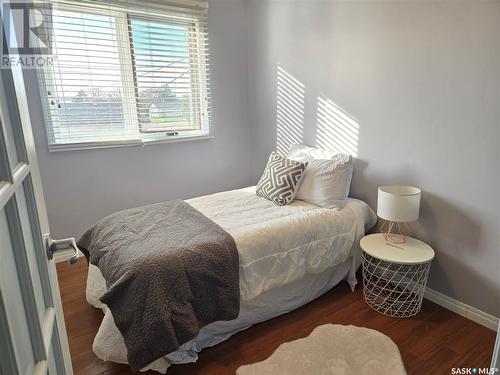 230 Ash Street, Outlook, SK - Indoor Photo Showing Bedroom