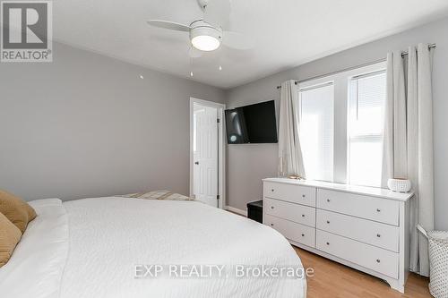 3152 Mosley Street, Wasaga Beach, ON - Indoor Photo Showing Bedroom