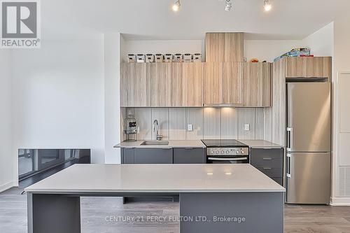 1001 - 8 Tippett Road, Toronto (Clanton Park), ON - Indoor Photo Showing Kitchen