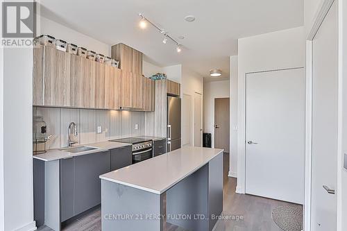 1001 - 8 Tippett Road, Toronto (Clanton Park), ON - Indoor Photo Showing Kitchen