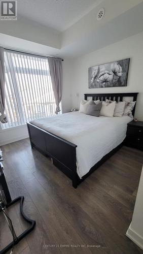 411 - 120 Canon Jackson Drive, Toronto (Brookhaven-Amesbury), ON - Indoor Photo Showing Bedroom