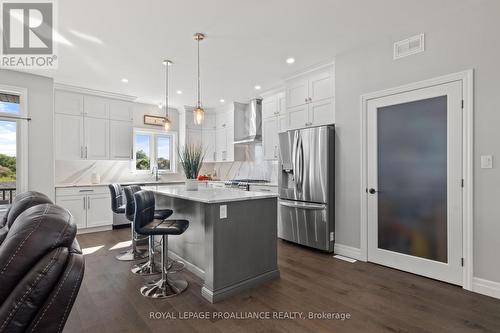 151 Cherrywood Parkway, Greater Napanee, ON - Indoor Photo Showing Kitchen With Upgraded Kitchen