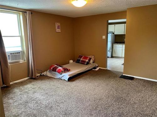 1528 Lorne Avenue, Brandon, MB - Indoor Photo Showing Bedroom