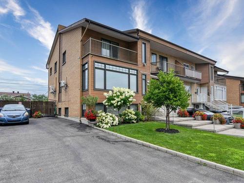 Parking - 175  - 181 Boul. Dagenais E., Laval (Vimont), QC - Outdoor