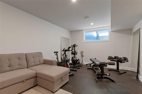 36-1999 15 Avenue, Vernon, BC - Indoor Photo Showing Gym Room