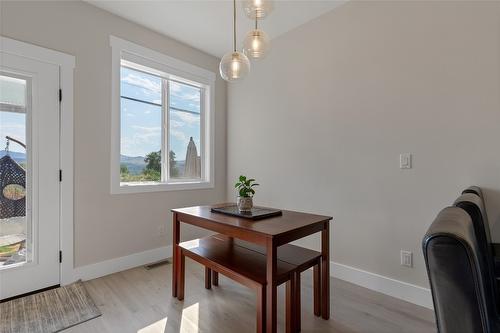 36-1999 15 Avenue, Vernon, BC - Indoor Photo Showing Dining Room