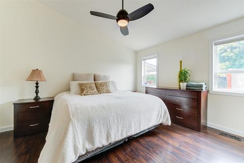 245 Moubray Road, Kelowna, BC - Indoor Photo Showing Bedroom