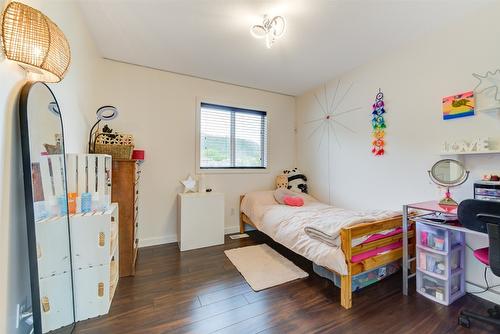 245 Moubray Road, Kelowna, BC - Indoor Photo Showing Bedroom