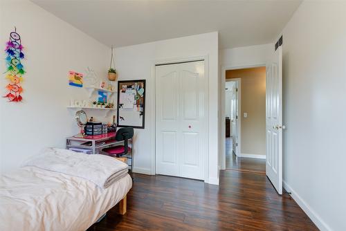 245 Moubray Road, Kelowna, BC - Indoor Photo Showing Bedroom