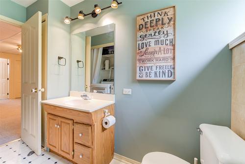 245 Moubray Road, Kelowna, BC - Indoor Photo Showing Bathroom