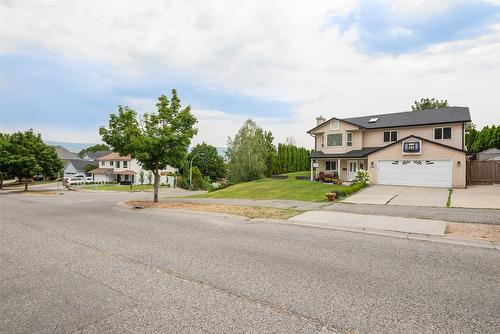 245 Moubray Road, Kelowna, BC - Outdoor