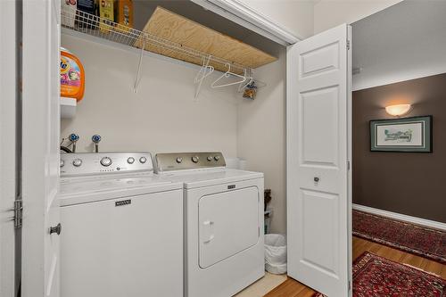 204-265 Snowsell Street, Kelowna, BC - Indoor Photo Showing Laundry Room