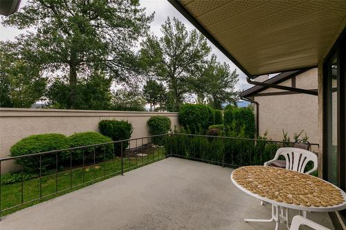 27-2200 Gordon Drive, Kelowna, BC - Outdoor