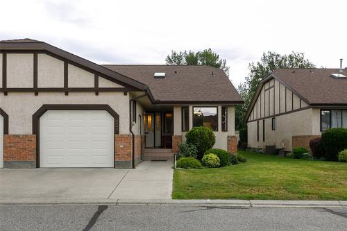 27-2200 Gordon Drive, Kelowna, BC - Outdoor With Facade