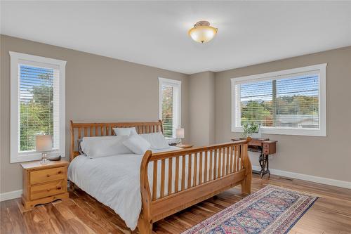 2058 Parsons Road, Kelowna, BC - Indoor Photo Showing Bedroom