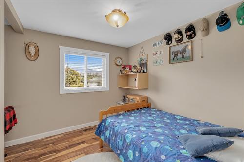 2058 Parsons Road, Kelowna, BC - Indoor Photo Showing Bedroom