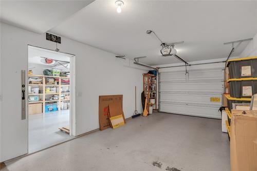 2058 Parsons Road, Kelowna, BC - Indoor Photo Showing Garage