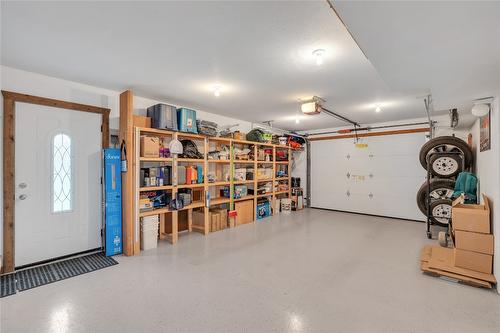 2058 Parsons Road, Kelowna, BC - Indoor Photo Showing Garage