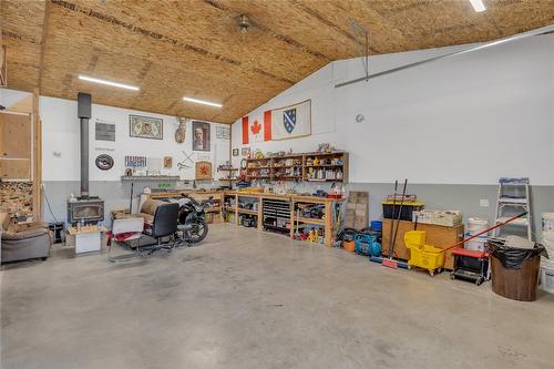 2058 Parsons Road, Kelowna, BC - Indoor Photo Showing Garage