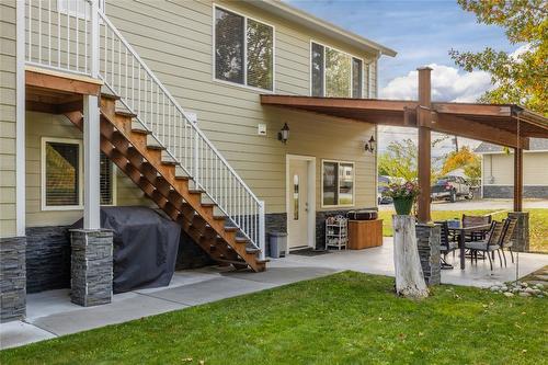 2058 Parsons Road, Kelowna, BC - Outdoor With Exterior